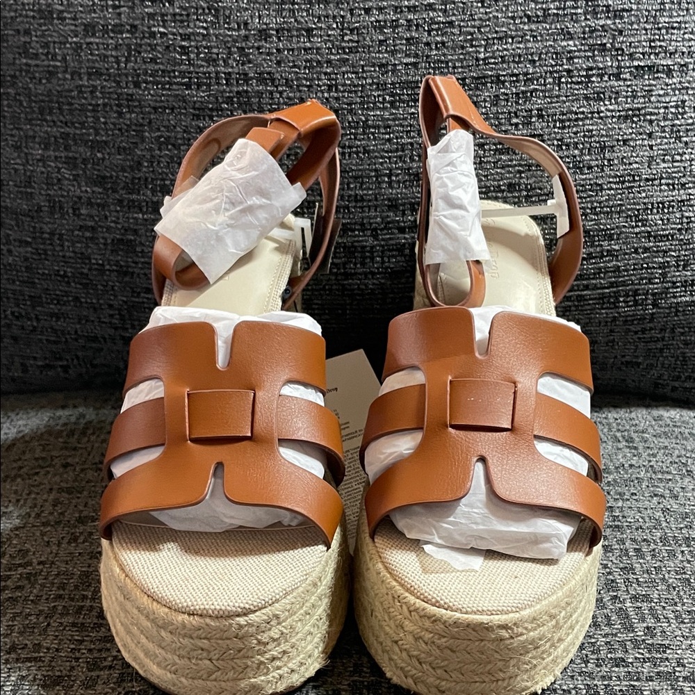 Elegant Brown Platform Sandals
